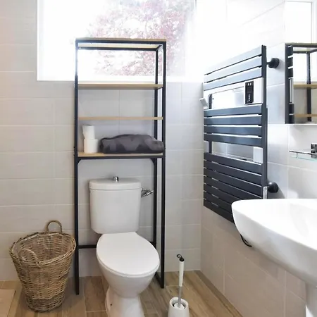 Awesome In With Wifi And 4 Bedrooms *